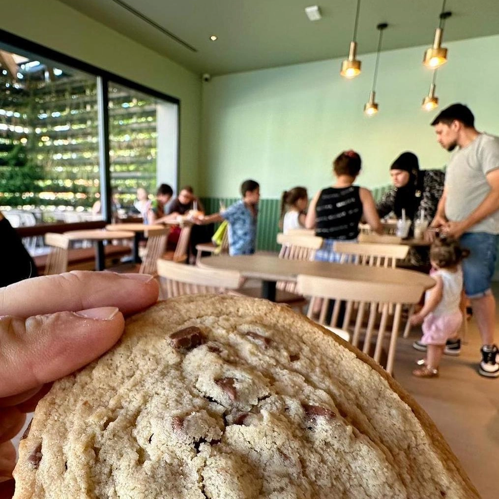 Il nuovo Starbucks di via Canova