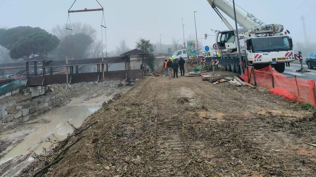 Sono in corso i lavori per il ripristino dell’alveo e la messa in sicurezza del Tescio dopo l’alluvione del 23...