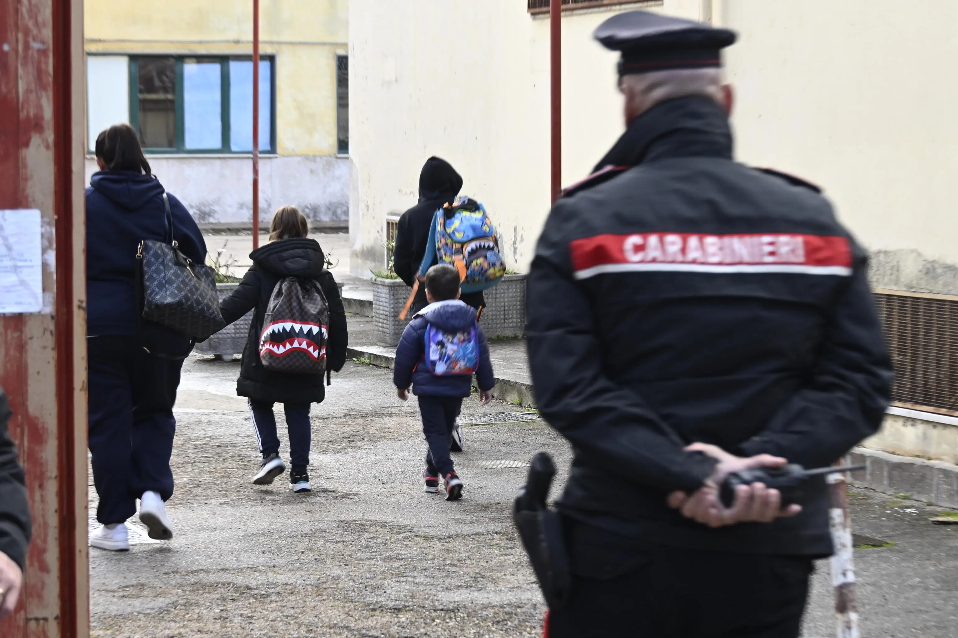 Tongiorgi, la denuncia della preside: “Episodi di estorsione all’uscita, minacciati i nostri ragazzi”