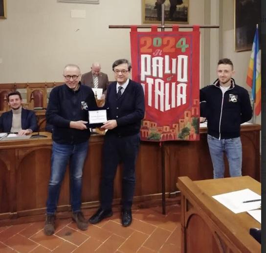 Premi alla società balestrieri e al campione di kickboxing Alessandro Riguccini