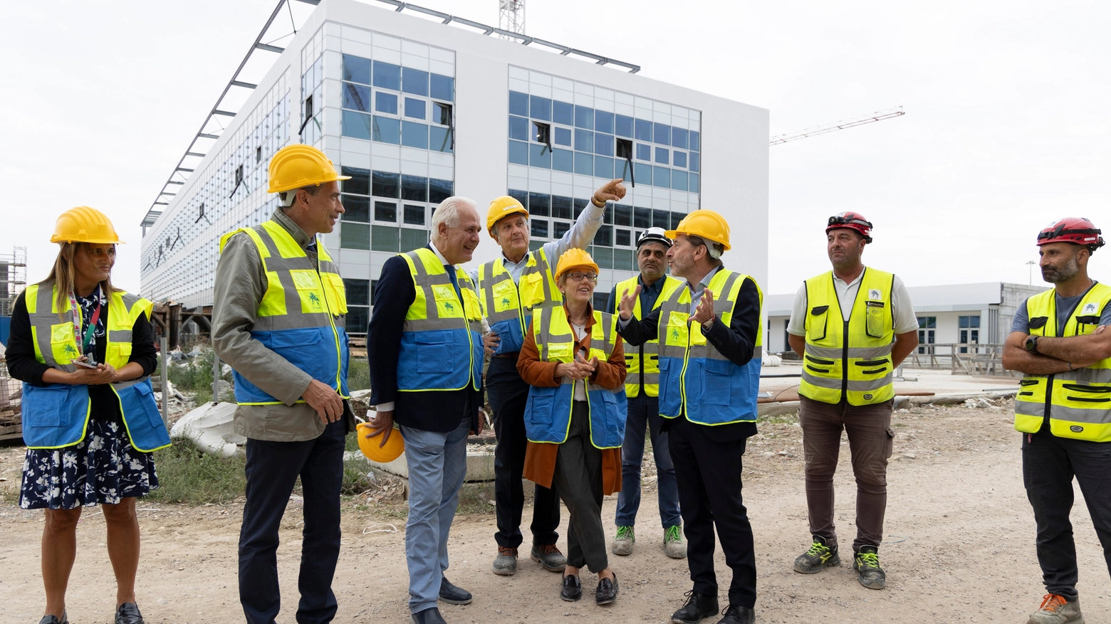 Il sopralluogo nel cantiere del nuovo ospedale (Foto Enrico Mattia Del Punta)