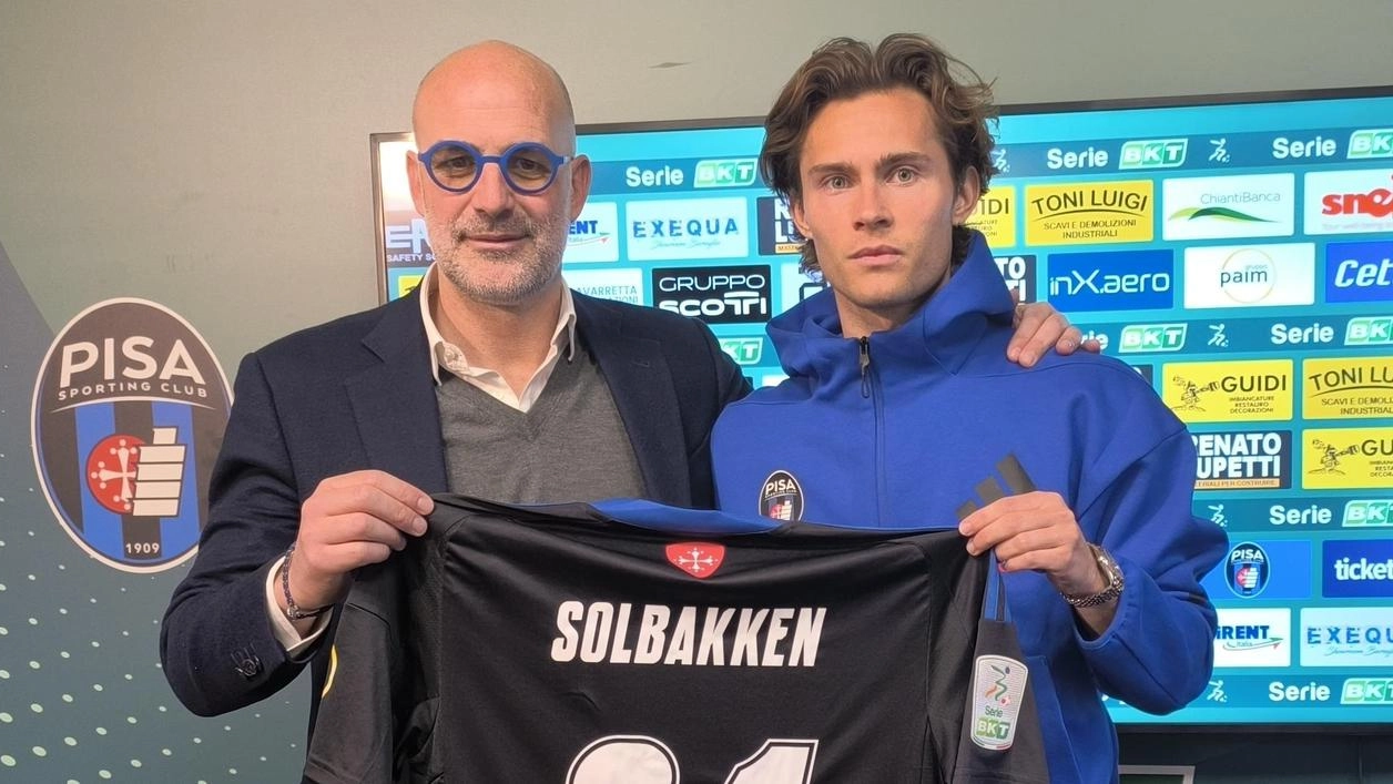 Davide Vaira con Markus Solbakken, 24 anni, durante la presentazione del calciatore