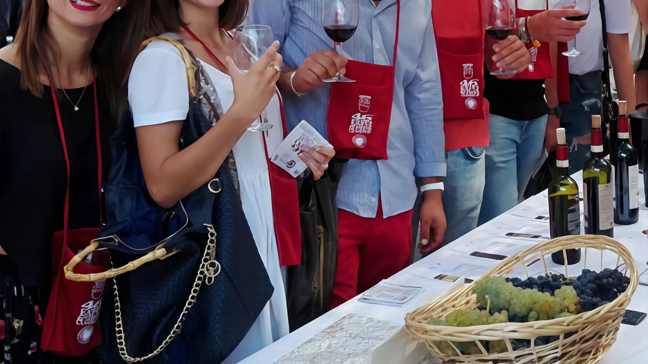 Come ogni anno la kermesse attira centinaia di amanti del re del Chianti: il vino rosso