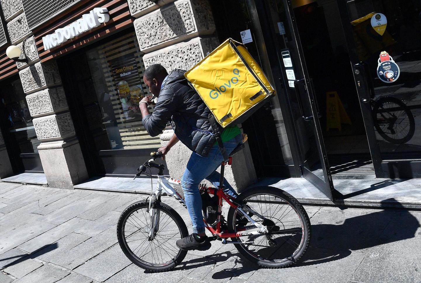 Dopo Prato, lo sciopero dei rider a Firenze: Nidil Cgil: “Calo paghe e blocchi account non motivati”