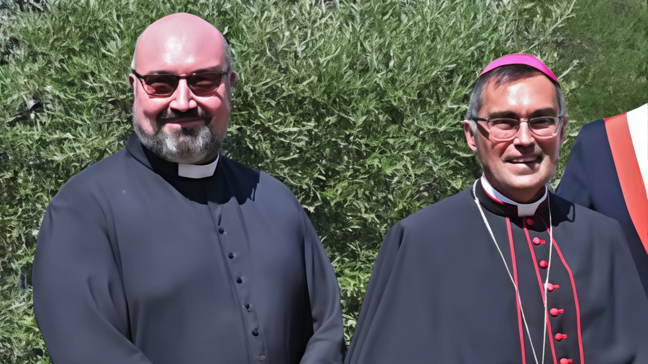 Il parroco di Chiesanuova e il vescovo Gambelli celebrano i 50 anni della parrocchia e San Donato. La comunità ringrazia e prega per il servizio del Vescovo.