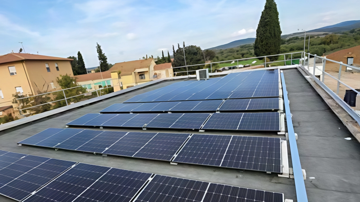 Pannelli fotovoltaici sul tetto dell’asilo nido