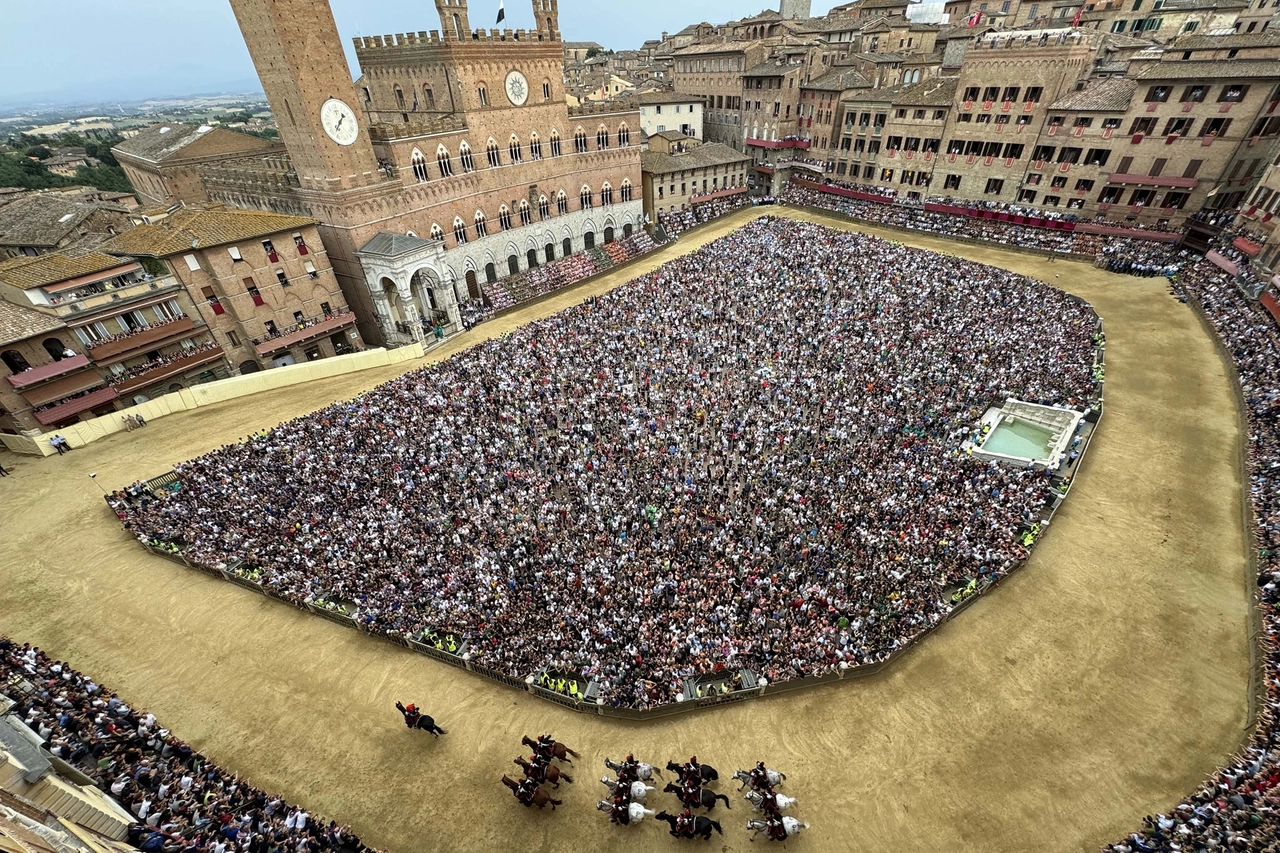 Piazza del Campo prima della Prova generale (Foto Lazzeroni)