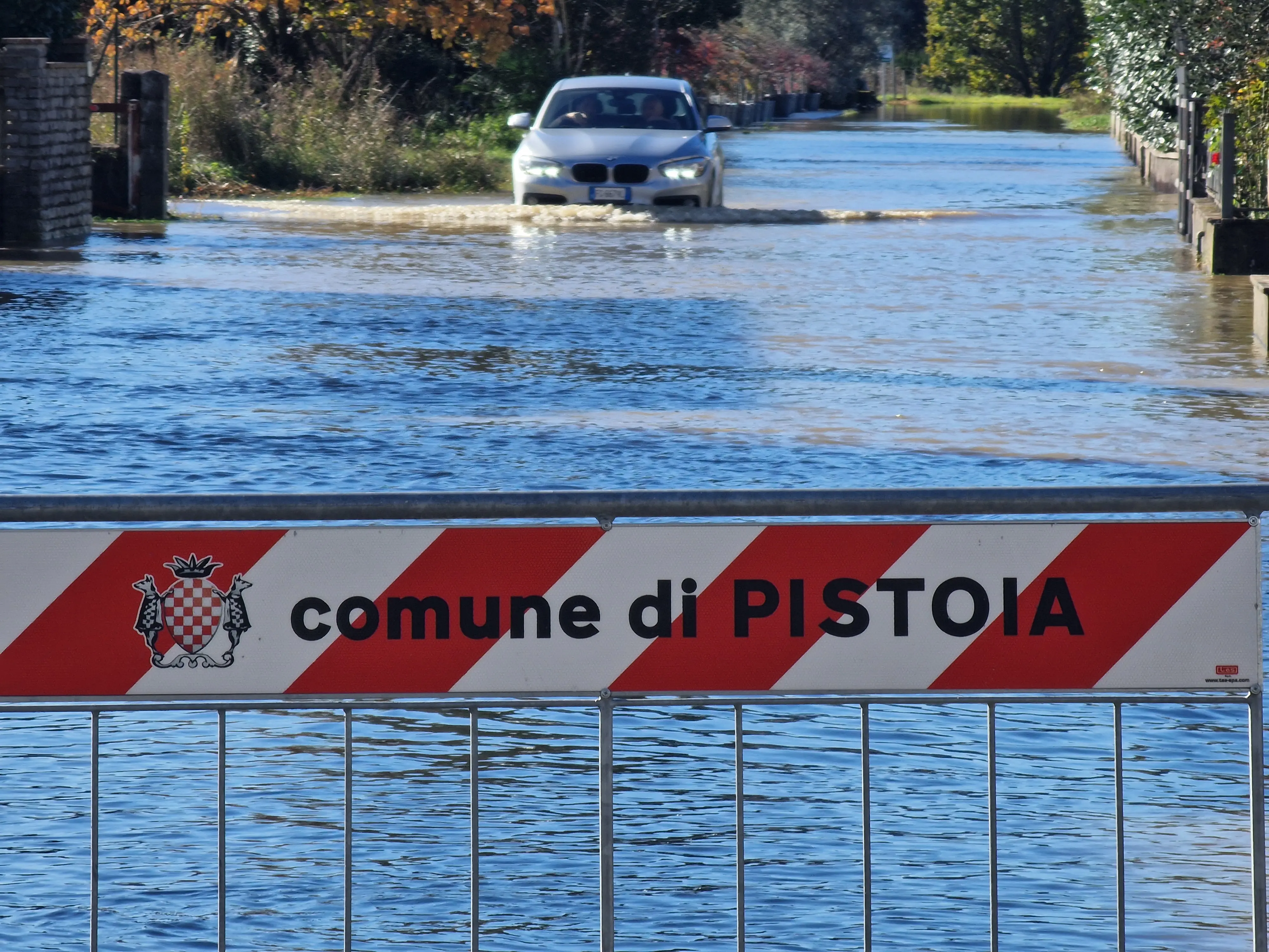 Pioggia e vento forti. Esplode una cabina Enel. Centinaia di case al buio