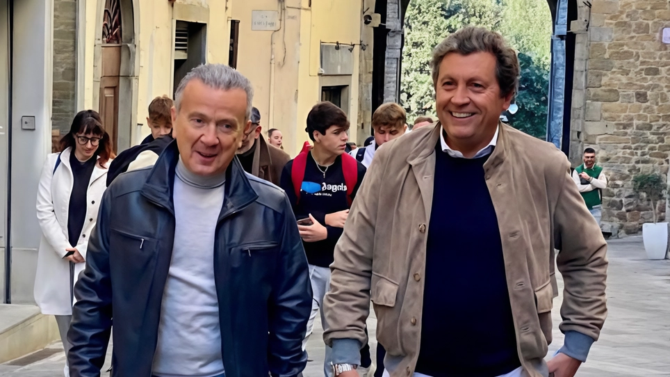 Pupo con il sindaco Agnelli per le vie del paese dove ha girato un videoclip