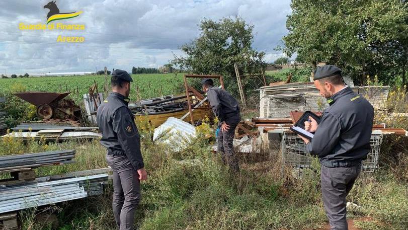 Cortona, sequestrata una discarica abusiva piena di rifiuti speciali e pericolosi