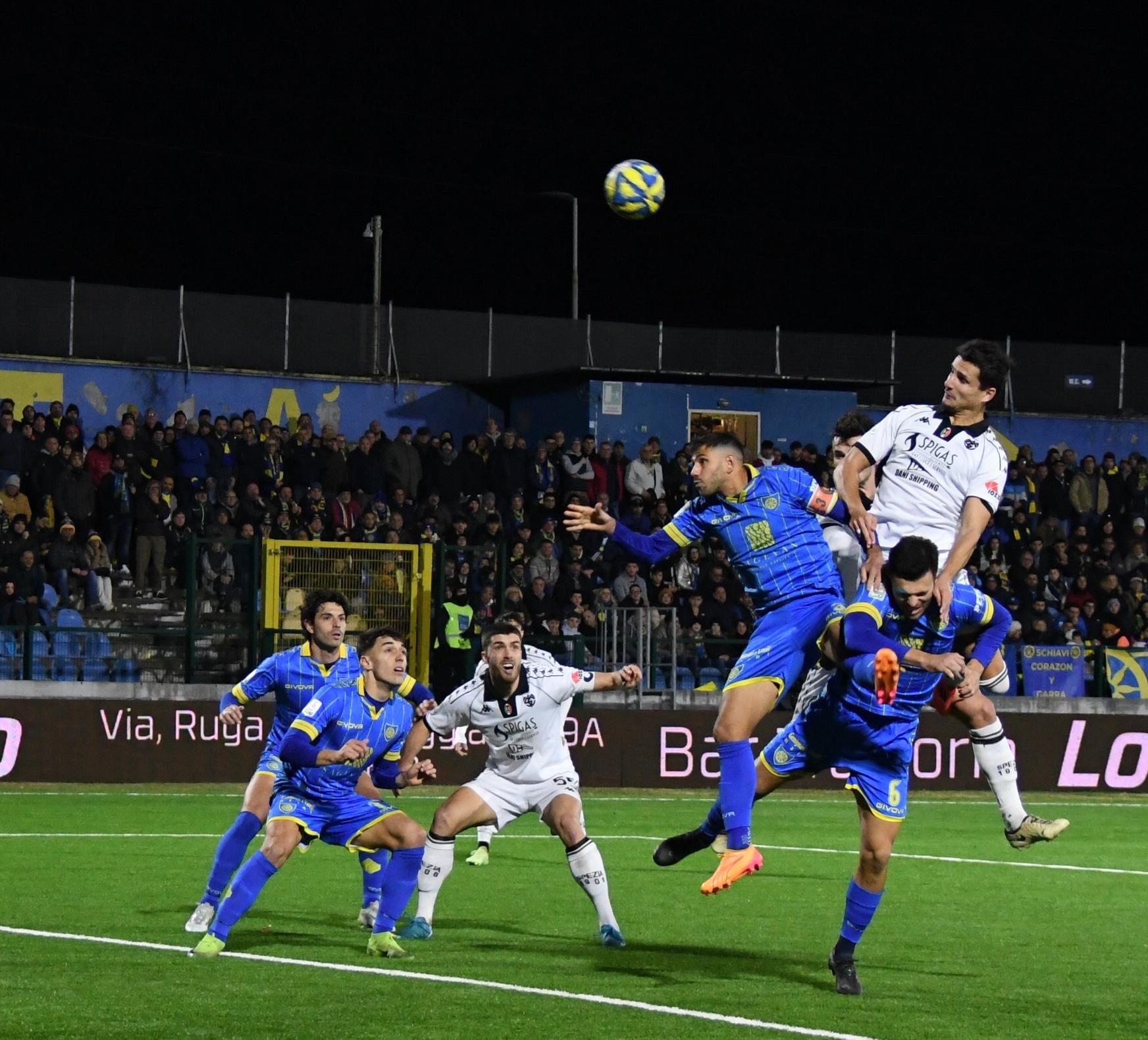 Derby choc per la Carrarese che ne prende quattro dallo Spezia