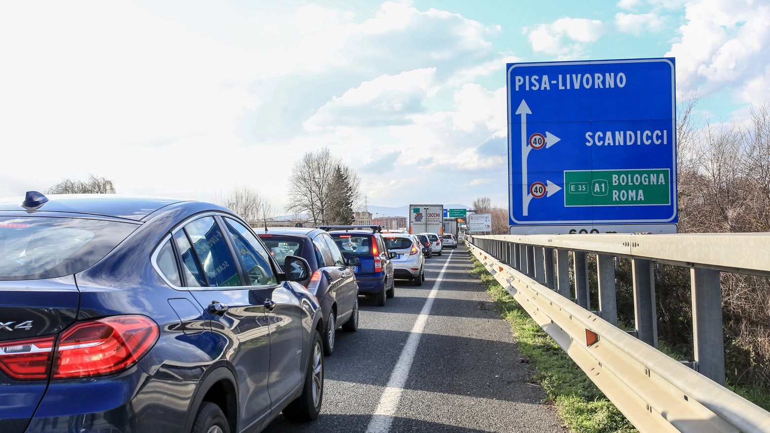 Traffico intenso alla barriera di Rosignano e tra Pistoia e il bivio con l’A11, raccordo Lucca-Viareggio