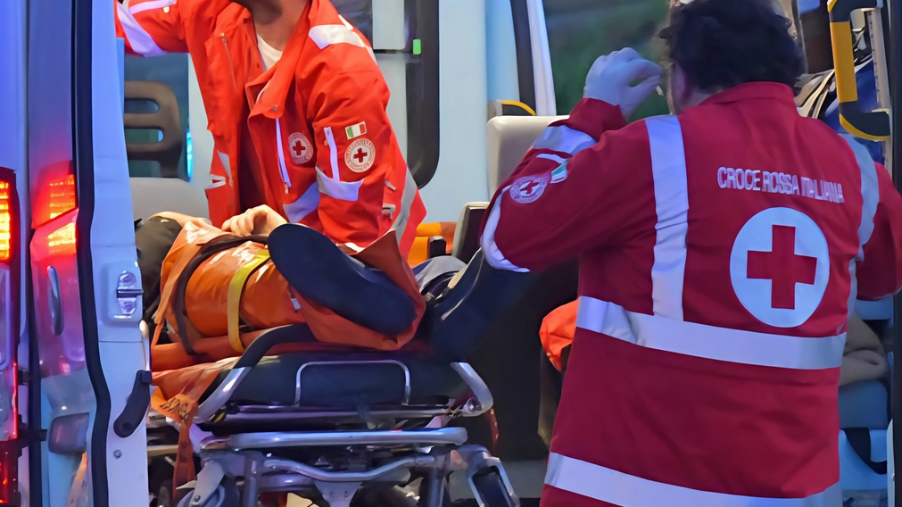 Un 26enne è stato colpito al torace con un fendente in Piazza San Marco. È successo nel primo pomeriggio di...