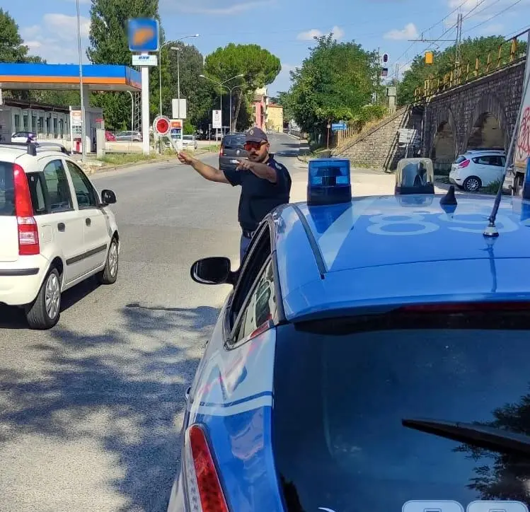 polizia in azione