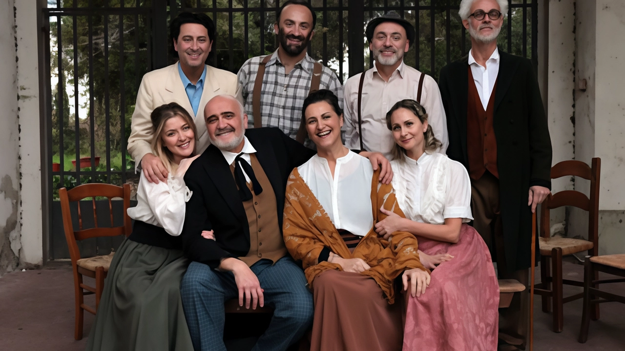 Stasera al Teatro Verdi la Compagnia Del Buono propone ’L’acqua cheta’; a destra, una scena de ’La strana coppia’, in programma da domani al 31 dicembre