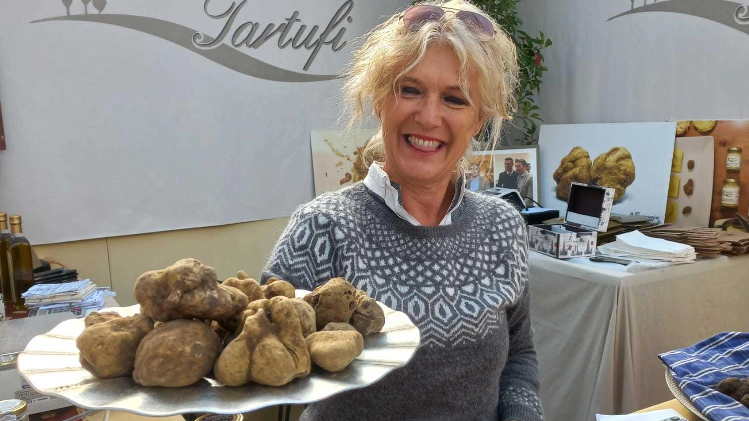 Il tartufo soffre la pioggia: "Pochi per troppa acqua". Cresce l’attesa, ecco le sagre