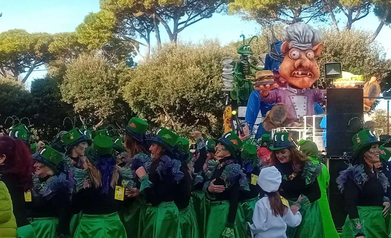 Carnevalettto da 3 Soldi. La prima uscita dei carri