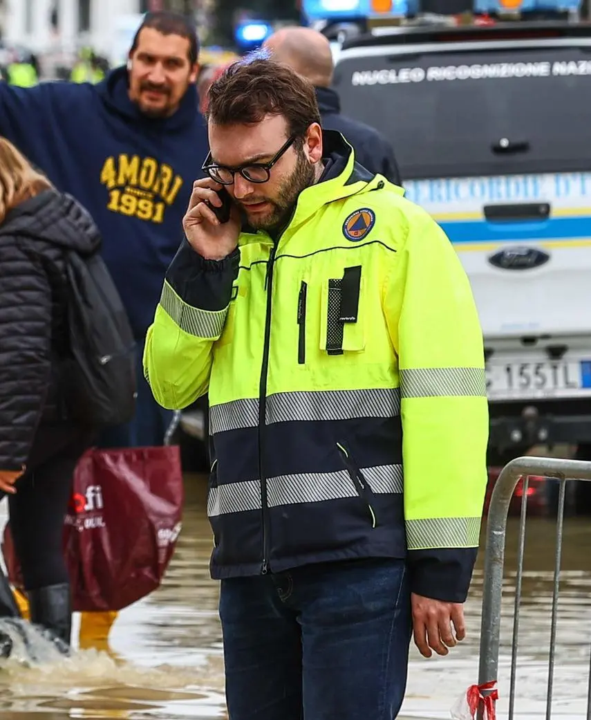 Allerta arancione prorogata a oggi. Ma riaprono cimiteri e impianti sportivi