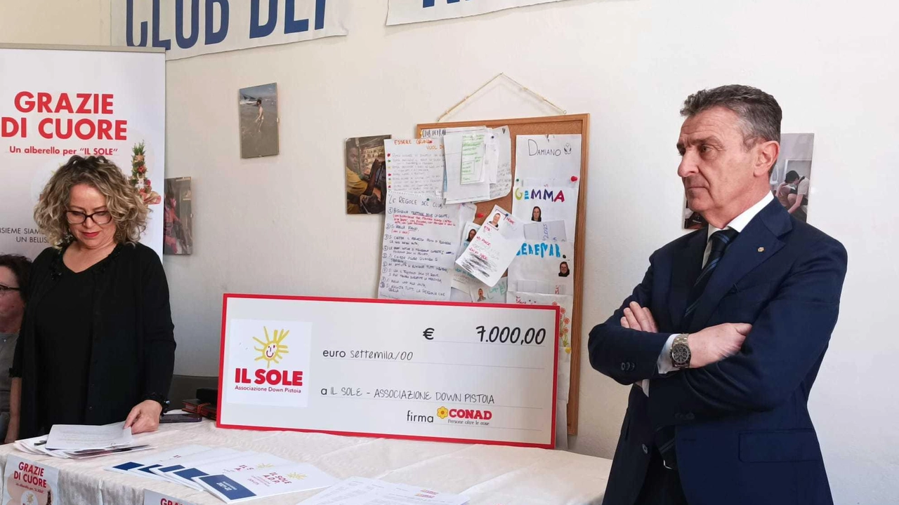 Donati settemila euro grazie alla vendita degli alberelli di Natale. L’ad Ascari: "Orgoglioso della collaborazione e della generosità della gente".