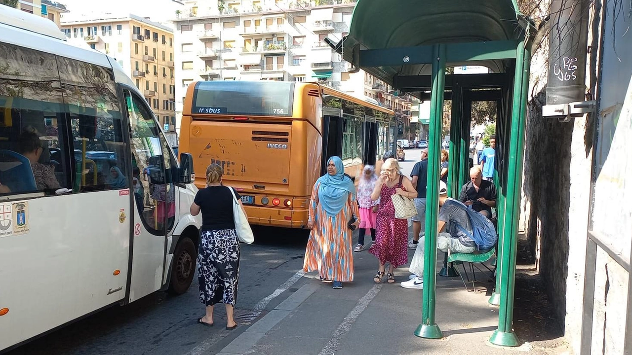 Via Veneto nel mirino: "Non possiamo accettare che l’ente ci ignori". Alta adesione tra i conducenti allo sciopero Cobas: passeggeri appiedati.