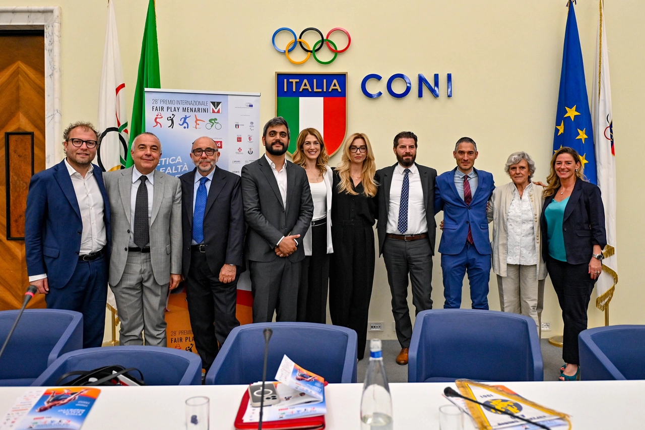 Conferenza stampa di presentazione del 28° Premio Internazionale Fair Play Menarini, da sinistra verso destra: Luca Lotti; Vincenzo Parrinello; Antonello Biscini; Cosimo Guccione; Rachele Sangiuliano; Silvia Salis; Ennio Troiano; Omar Schillaci; Anna Ravoni; Valeria Speroni Cardi