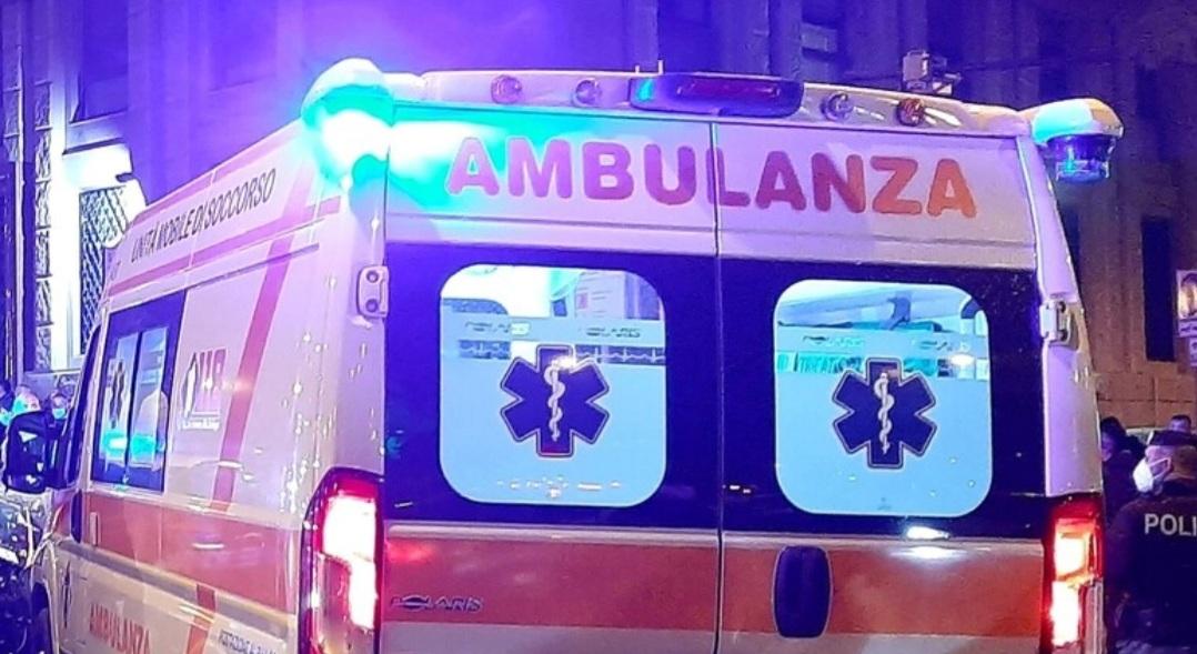 Sbanda con l’auto e finisce fuori strada: 41enne ferito a Terranuova Bracciolini