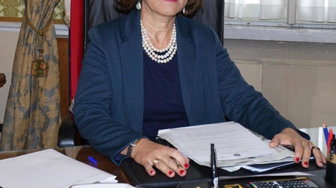 Il nuovo prefetto di Terni, Antonietta Orlando, si presenta come una figura attenta alla sicurezza della città, con un focus su illuminazione, videosorveglianza e pacchetto sicurezza allo stadio. Si prevede la firma di un patto per potenziare tali misure e un impegno sul fronte droga e industria locale.