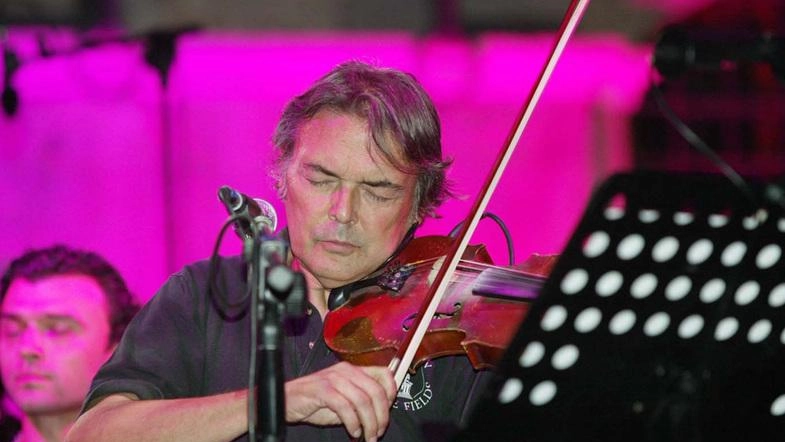 Mauro Pagani, coautore di ’Creuza de Ma’, in Piazza del Campo (foto Mattioli)