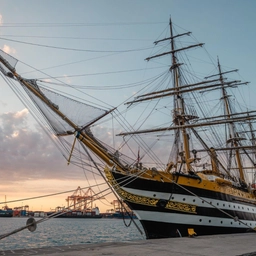 Nave Vespucci alla Spezia a metà giugno