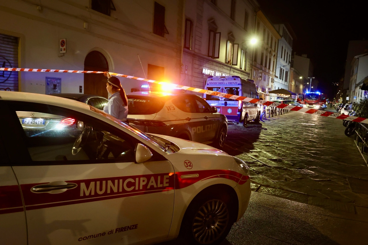 Allarme bomba in via Carducci (Giuseppe Cabras/New Press Photo)