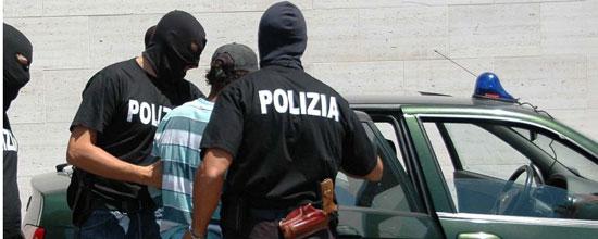 Spaccia cocaina vicino a una scuola, arrestato trentenne