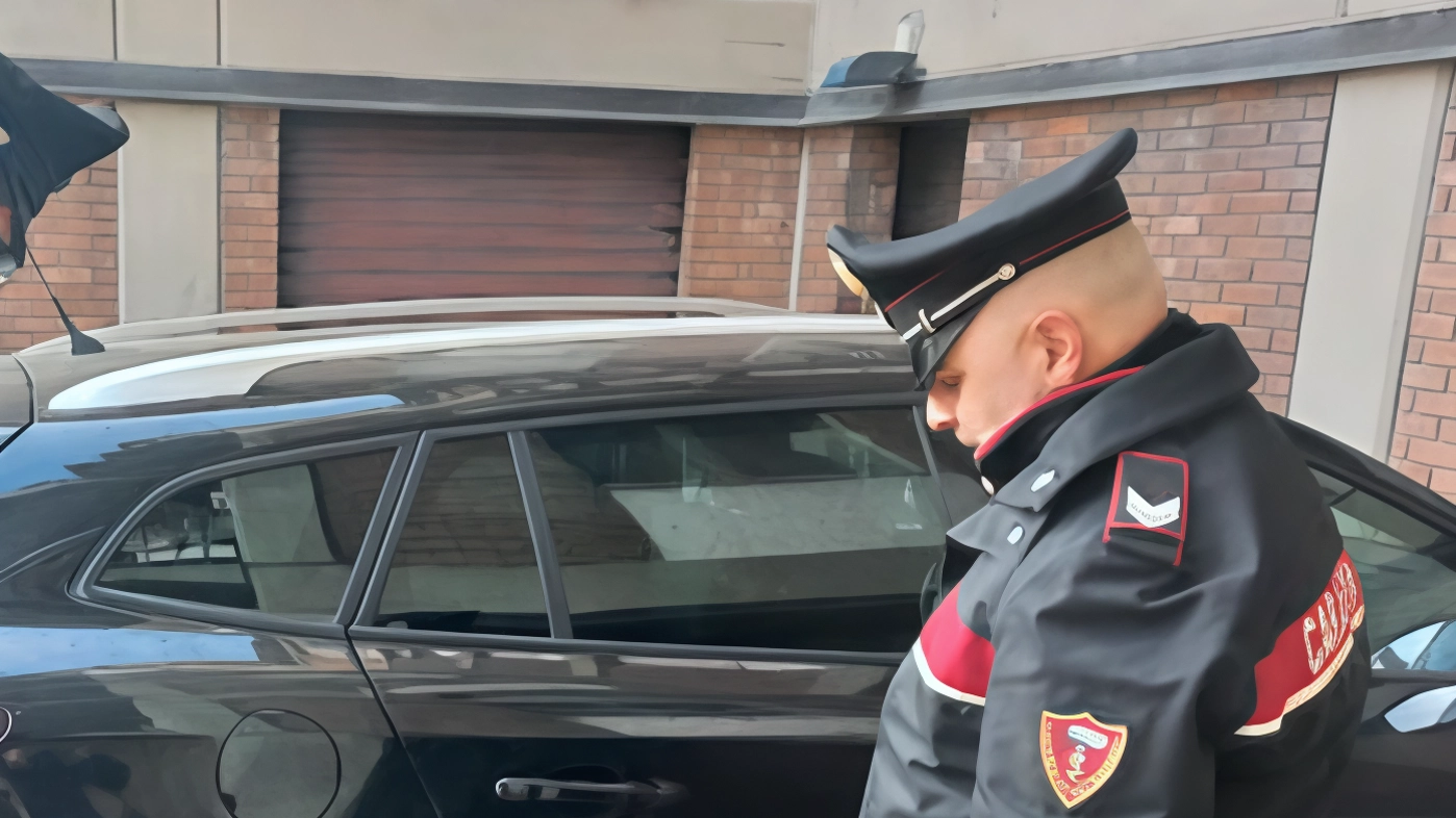 Sette Regole, il raid vandalico. Finestrini infranti e auto nel mirino