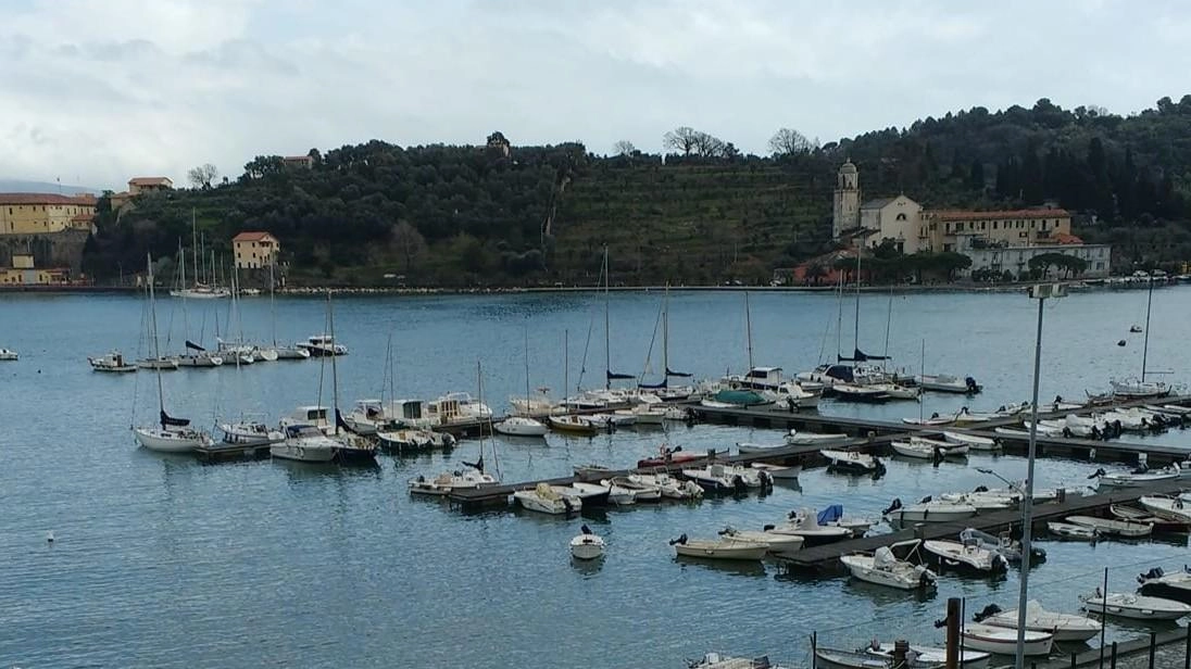 I pontili installati nei borghi di Porto Venere sono finiti nel mirino degli utilizzatori