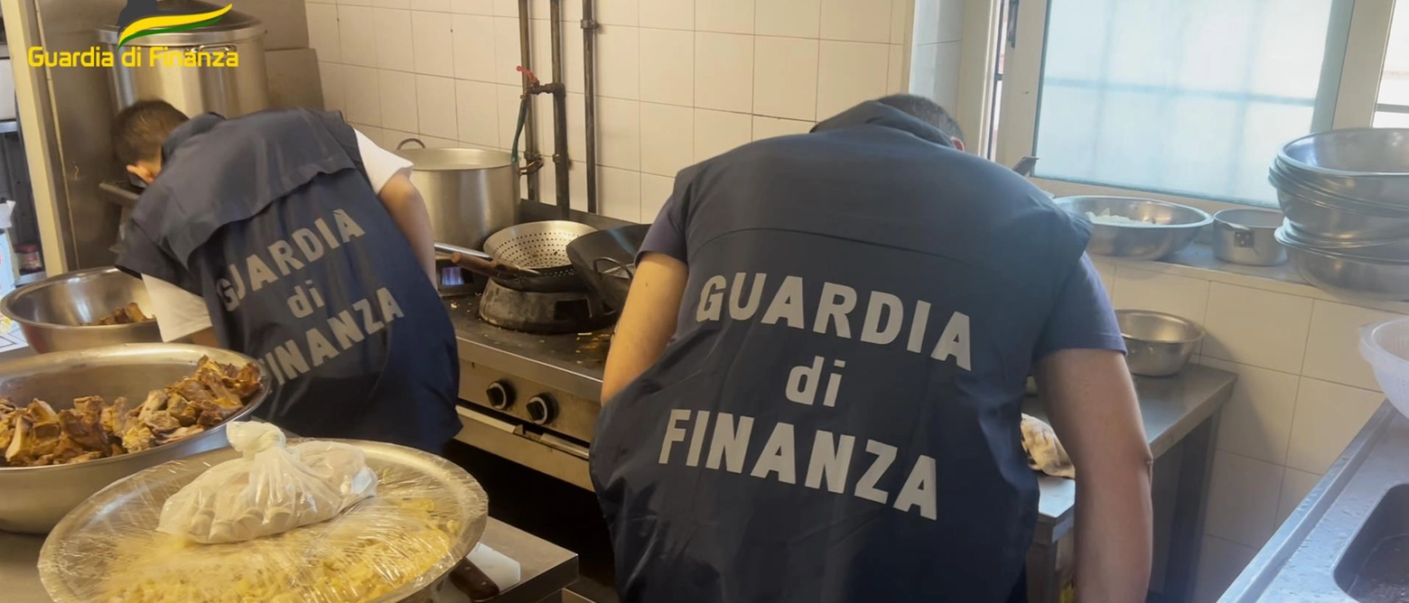 Sequestrate due tonnellate di alimenti. Multe per 13mila euro