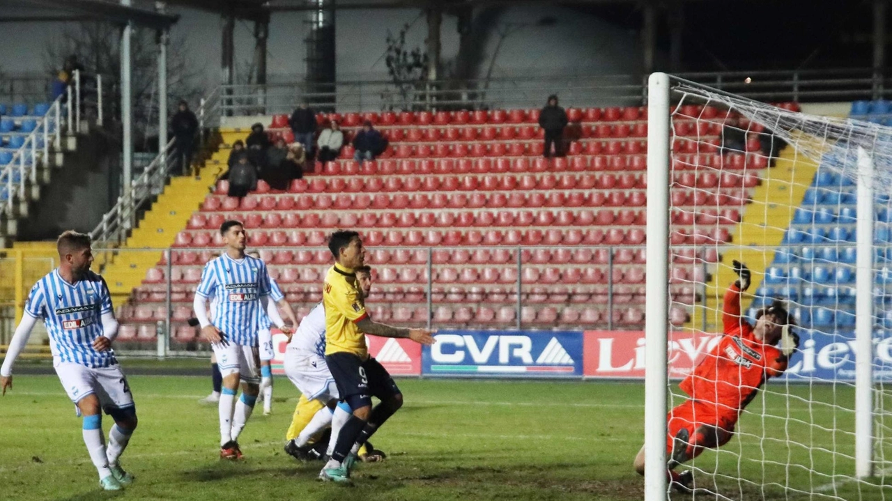 Tomassini salva il Gubbio. È pari con la Spal al 95’