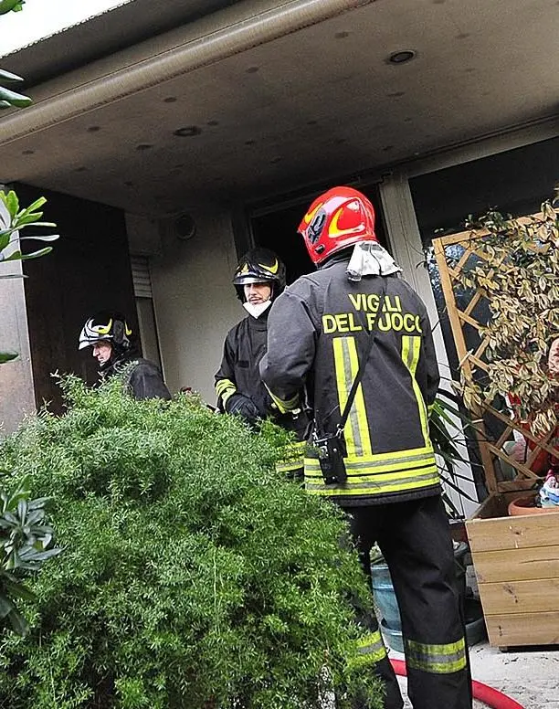 "Odore di gas a scuola". Paura a Case Bruciate. Evacuata la struttura