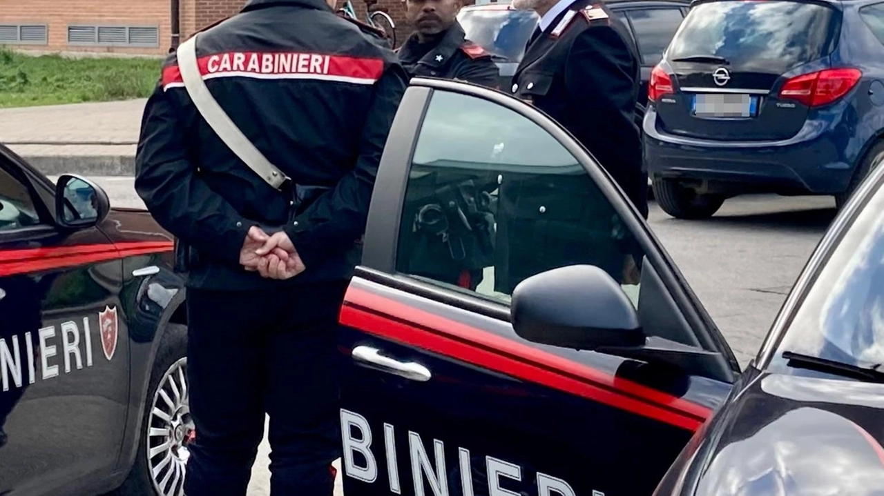 L’intervento e l’arresto sono stati effettuati in piena notte dai carabinieri della stazione di Pontedera che hanno sorpreso i ladri negli uffici