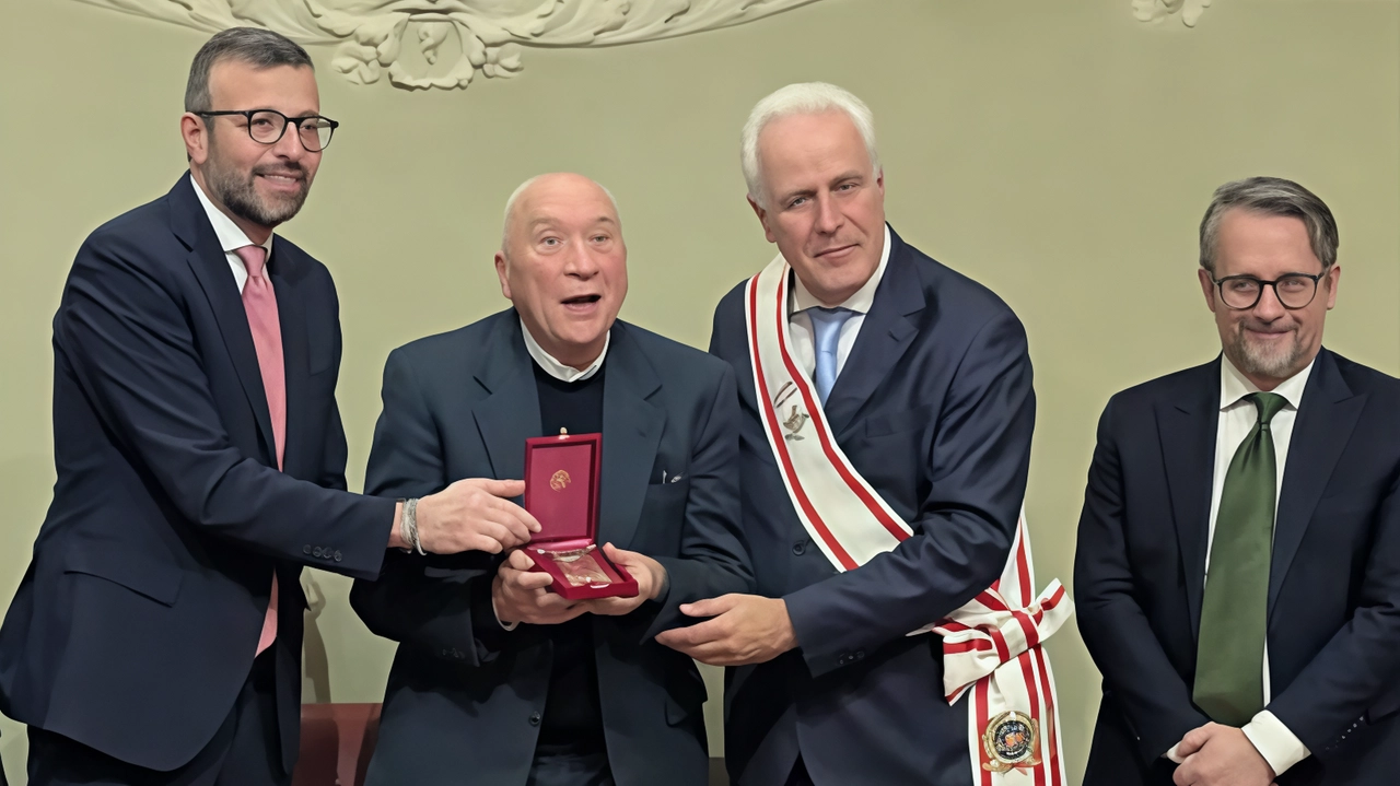 Un momento della cerimonia che si è svolta ieri nella sede dell’assemblea toscana alla presenza di Mazzeo e Giani