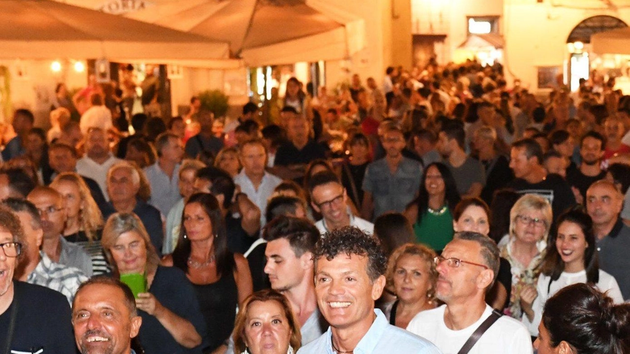 L'evento Notte Bianca a Lucca include iniziative accessibili alle persone con disabilità: concerto per non udenti e visita sensoriale per non vedenti.