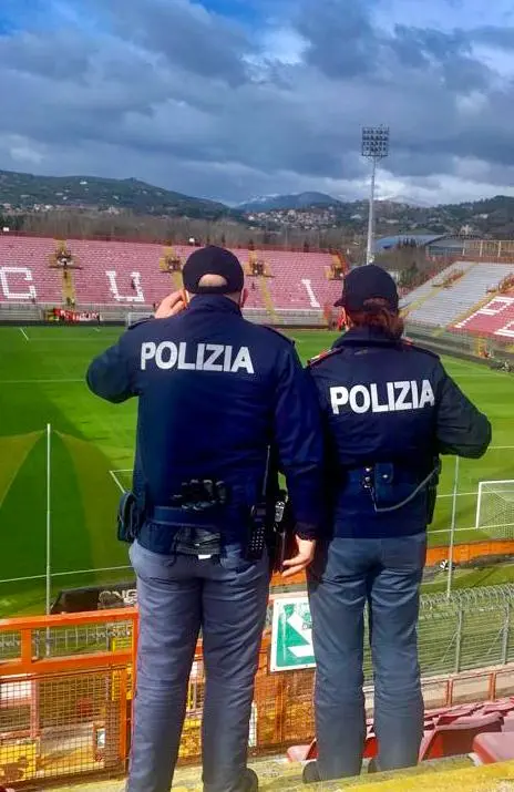 Perugia, trasferte vietate. Guerriglia in autostrada. Tifosi fermati per 4 mesi