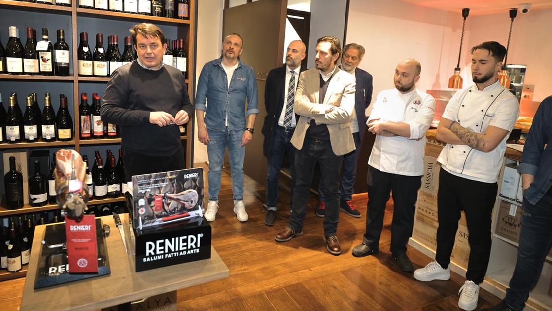 Il primo ritratto di Dante, piatti gourmet e vino: apre l’enoteca che valorizza Firenze antica