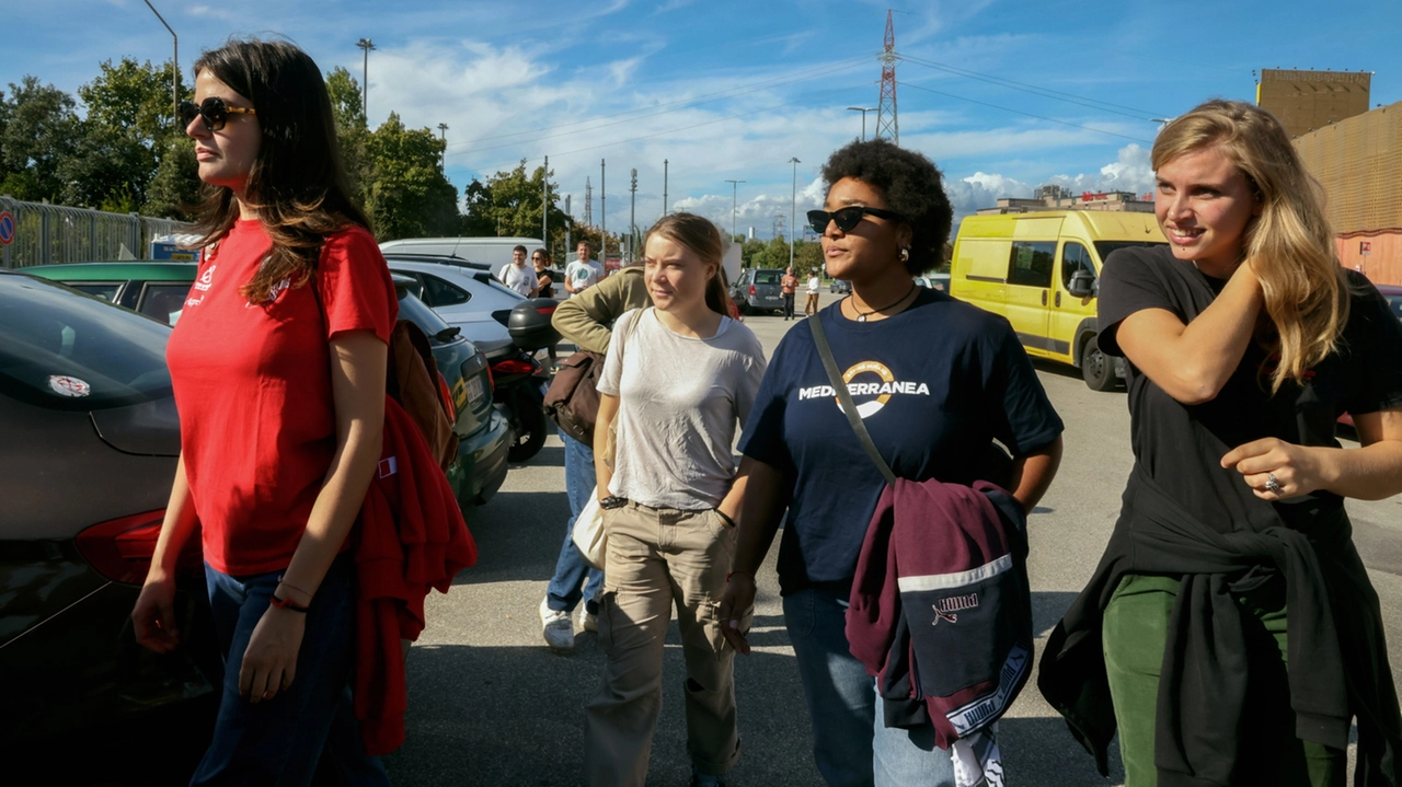 L'arrivo di Greta Thunberg alla Gkn (Foto Germogli)