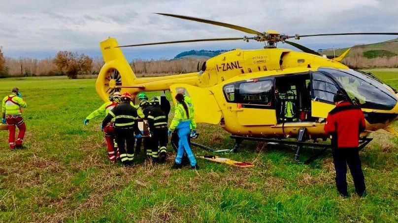 Tremendo volo in moto. Recuperato dai pompieri