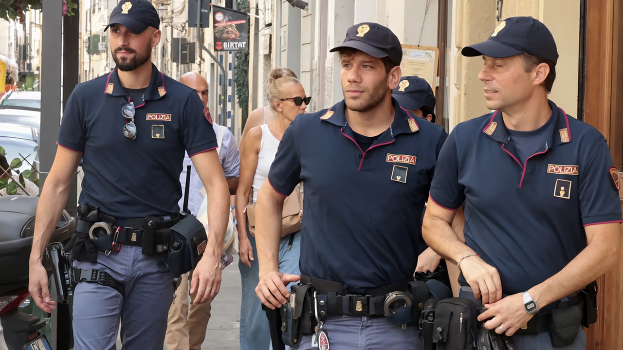 Il ministro Piantedosi promuove le zone rosse: "Contrastiamo aggressioni e violenze". Il questore: "Raddoppiati gli agenti in tramvia". I sottosegretari: "Sollicciano, caso complesso".