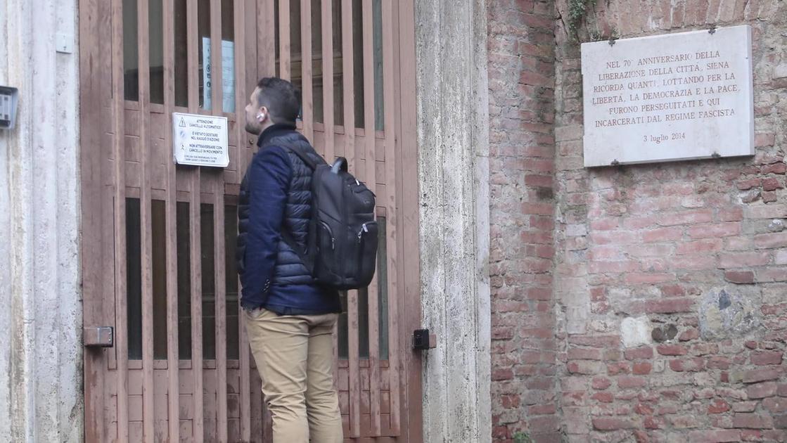 Nove detenuti operai. Imbiancano le scuole e smaltiscono i rifiuti