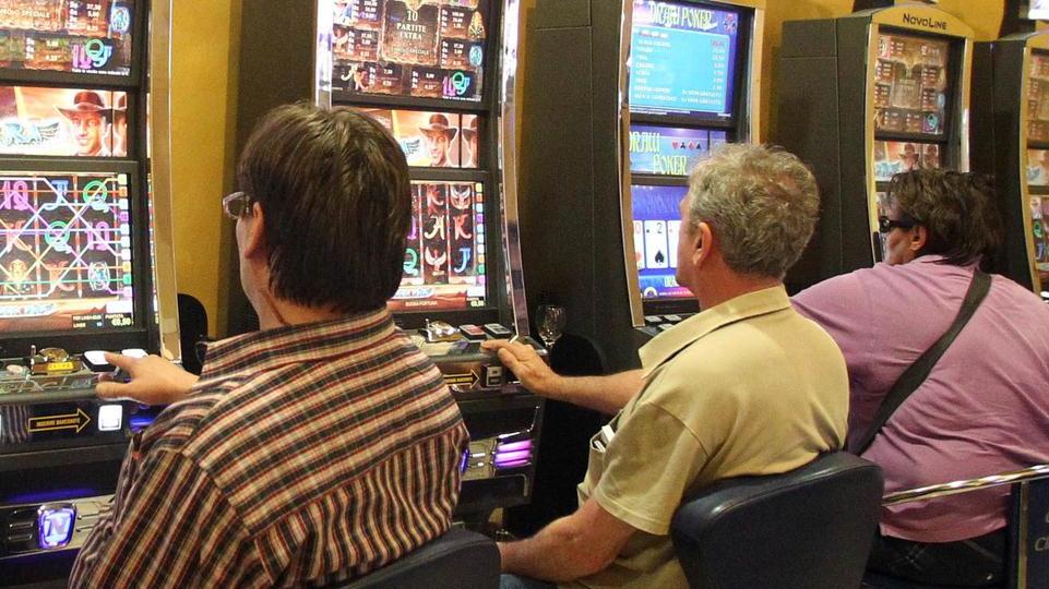 Pisani e febbre da gioco. In crescita nei giovani e nei giovanissimi: "Gaming e scommesse"