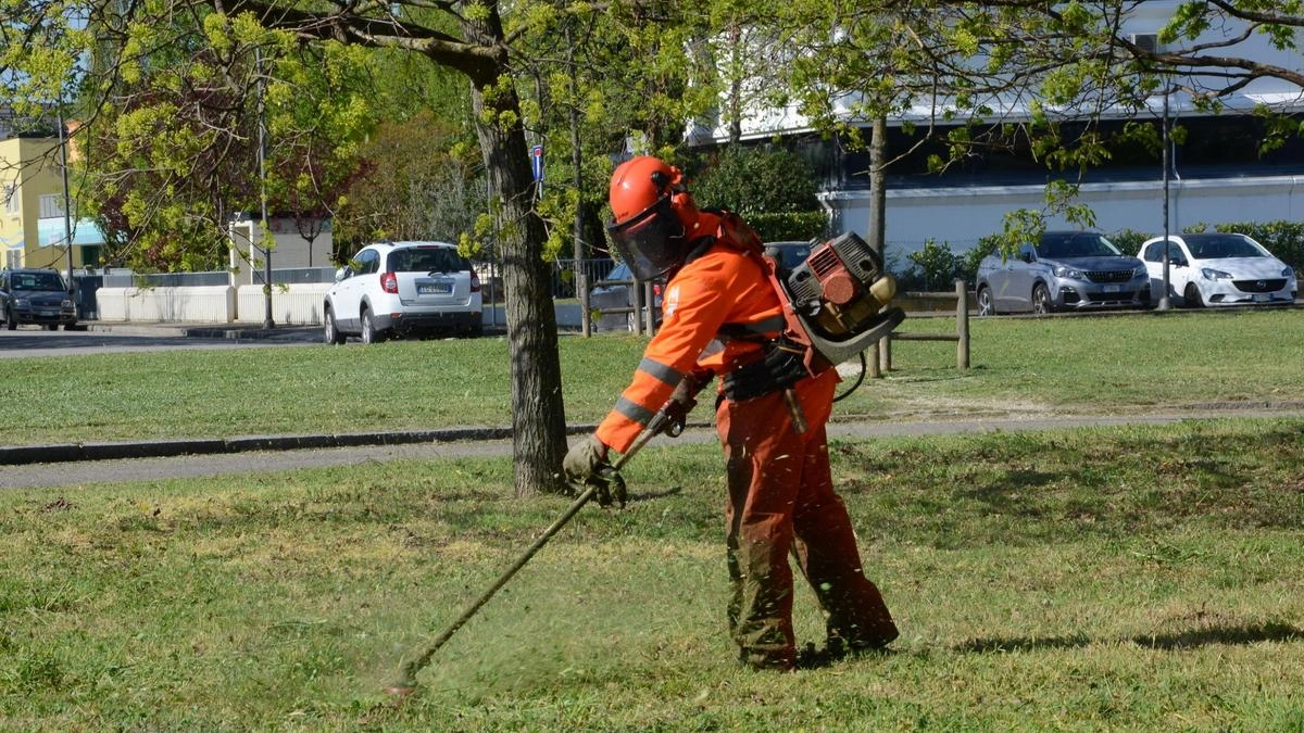 La prima area affidata in via Majorana: l’associazione Minimoto taglierà l’erba e manterrà la zona .