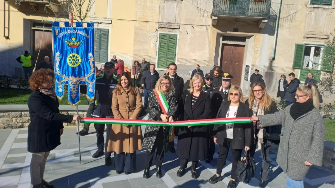 Carrara, inaugurata la nuova piazzetta San Francesco