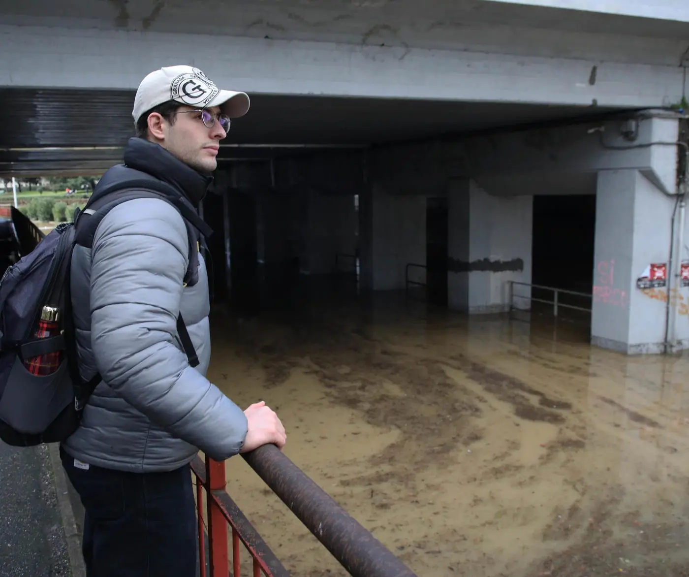 Bomba d’acqua, città allagata. Caos stazioni, paura Mugnone. Poi la rabbia: "È inconcepibile"