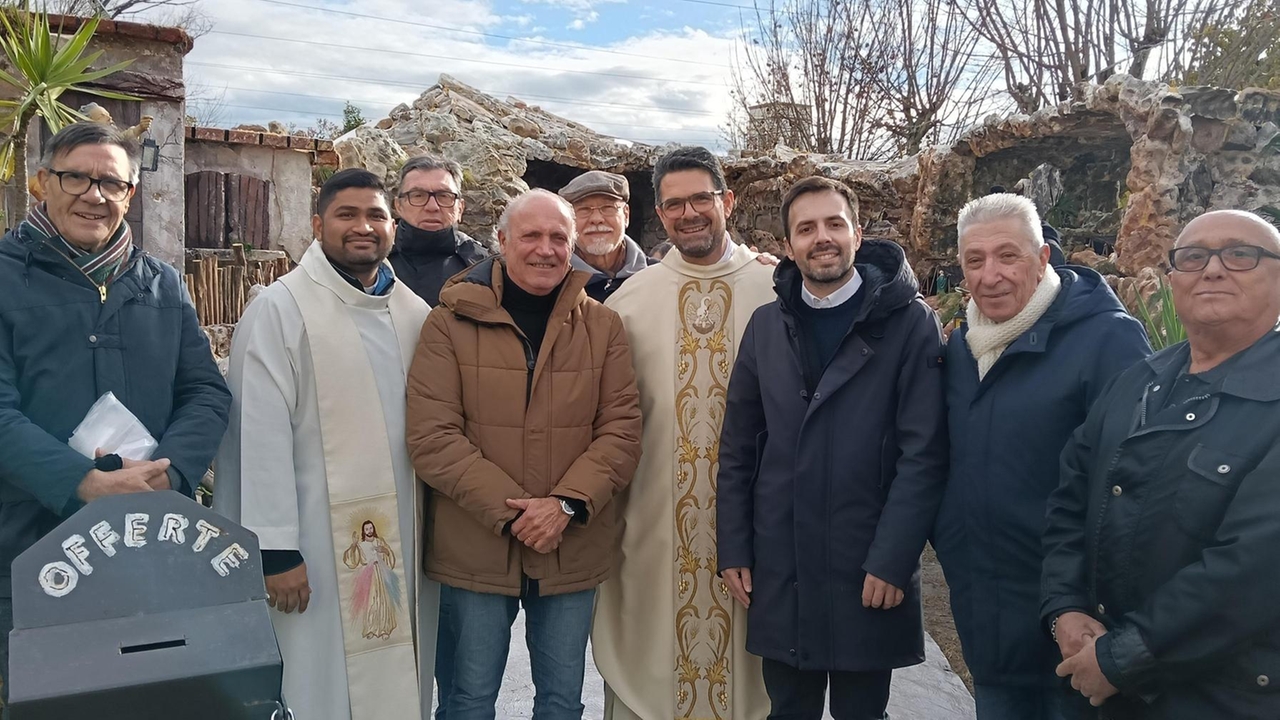 Natale, la tradizione si rinnova. Ecco il presepe a misura d’uomo